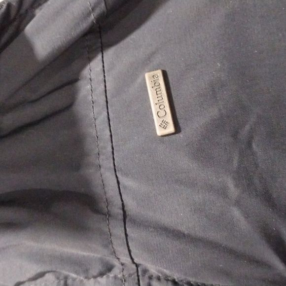 Columbia black zipper down vest with detachable hood. Women's Medium - Picture 6 of 12